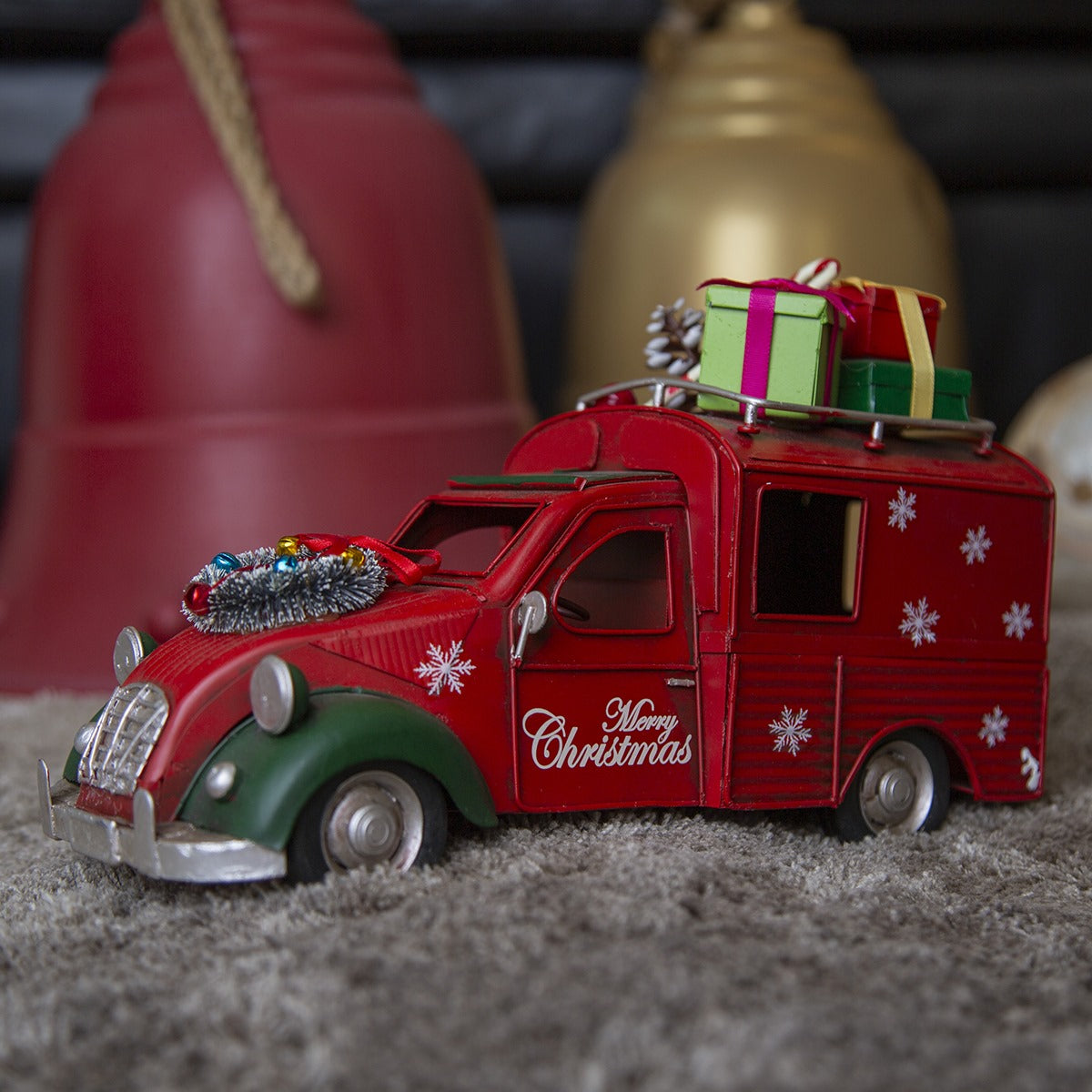 The Elf Hut Camión Rojo Corona