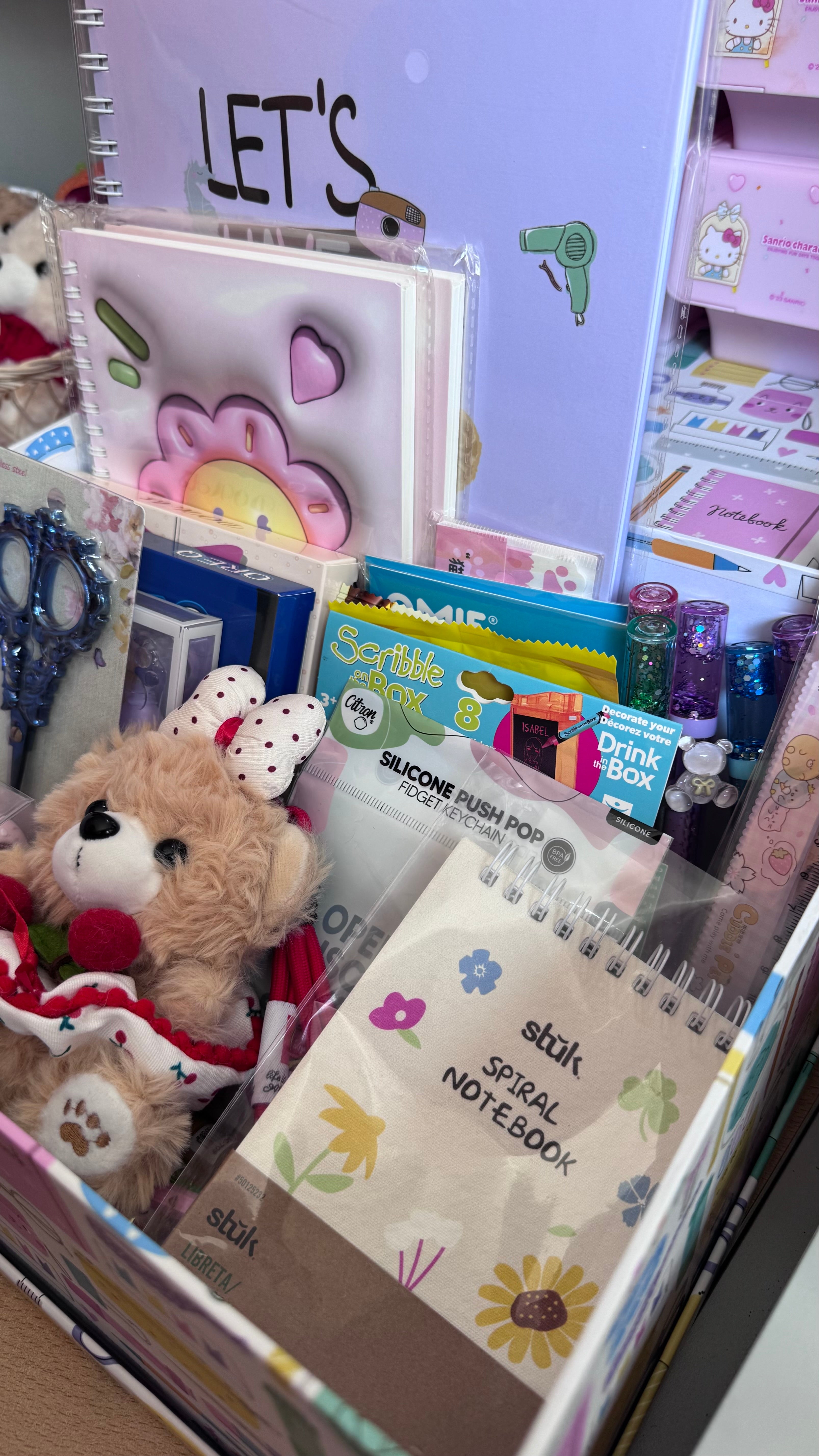 PRETTY NOTES ONE (1) SCOOP + LLAVERO PLUSHIE