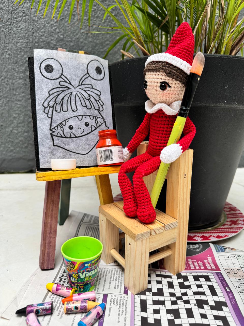 The Elf Hut Travesura Elf-Ross NO incluye periódico