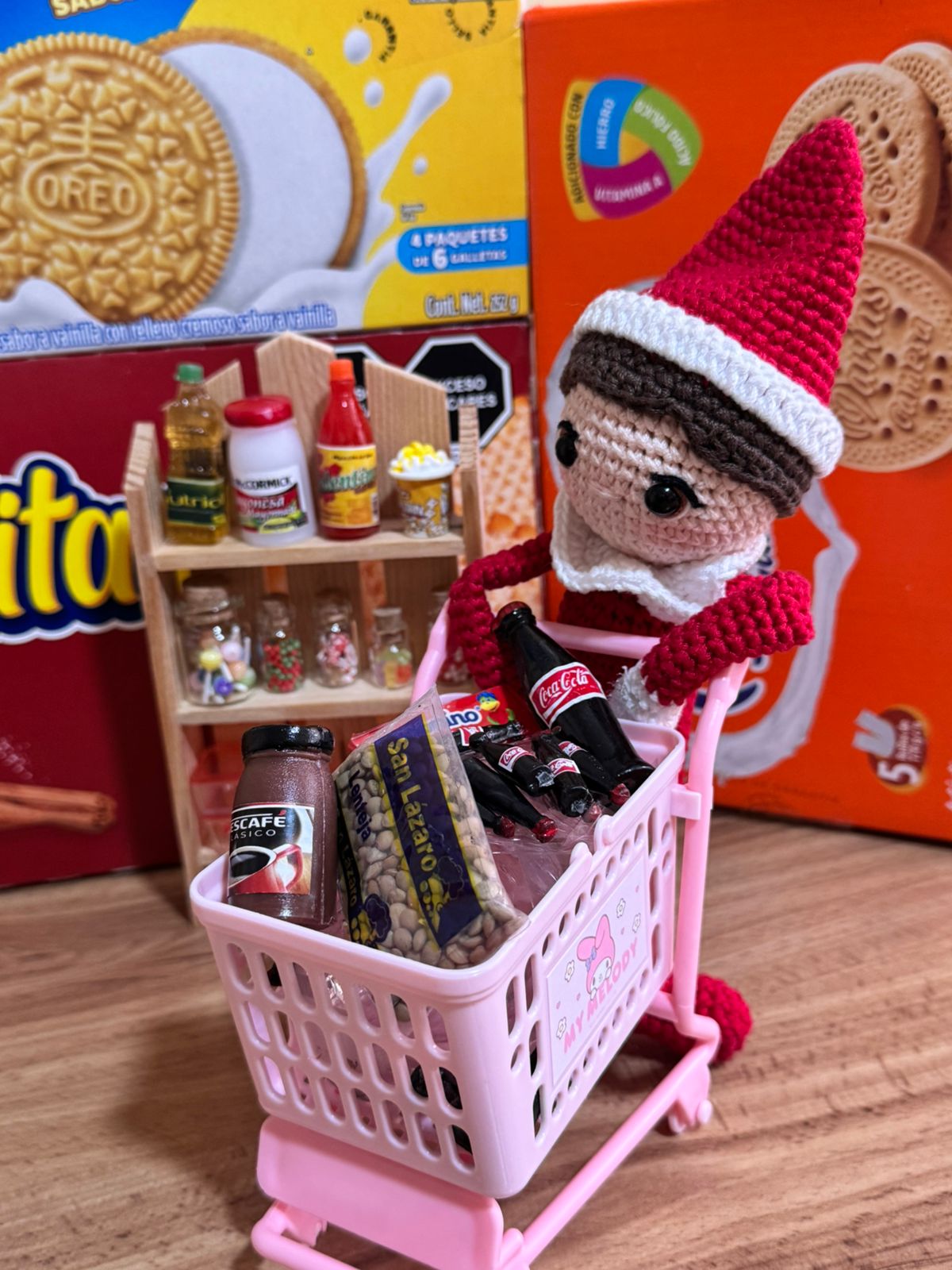 UNA TRAVESURA PARA DOS V2 The Elf Hut Paquete Trouble Bundle 24 Travesuras + 2 mini gorrito