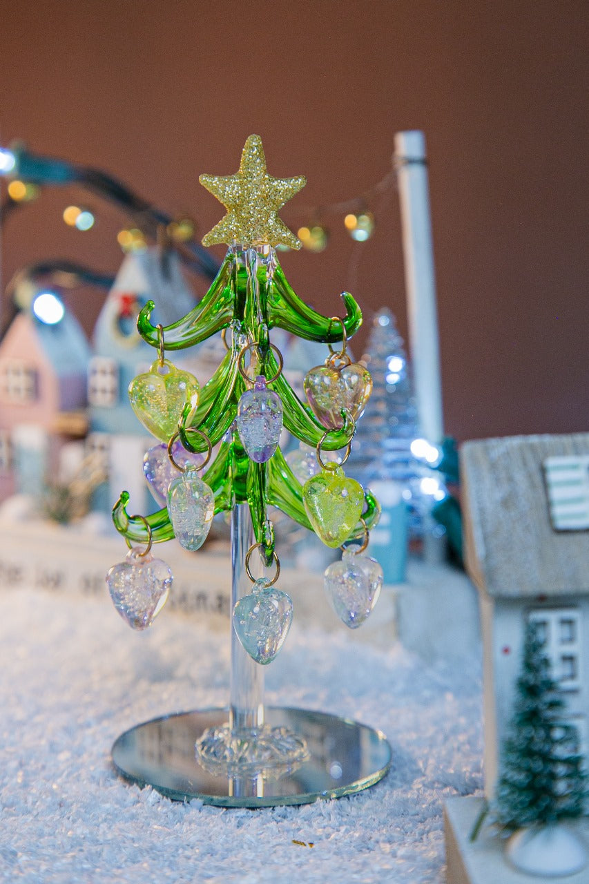 The Elf Hut Árbol Navidad Verde Corazones