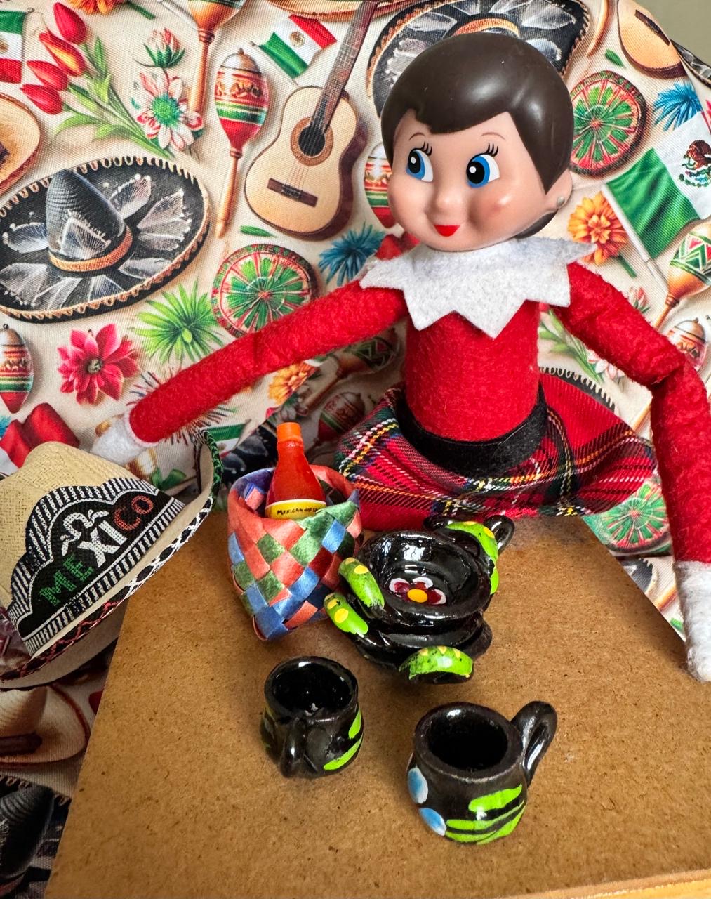 The Elf Hut Travesura Elfycana en la cocina + 3