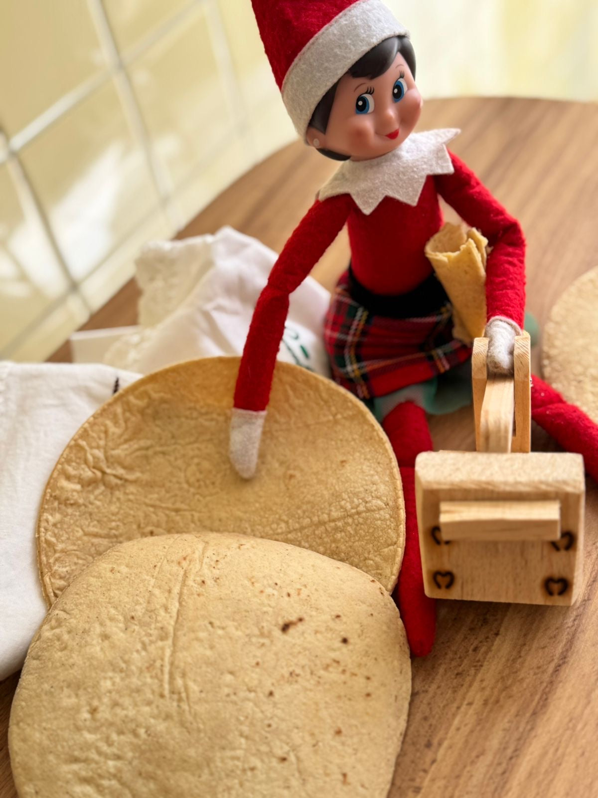 2211 TODAS The Elf Hut Paquete Trouble Bundle 97 TRAVESURAS EDICIÓN LIMITADA