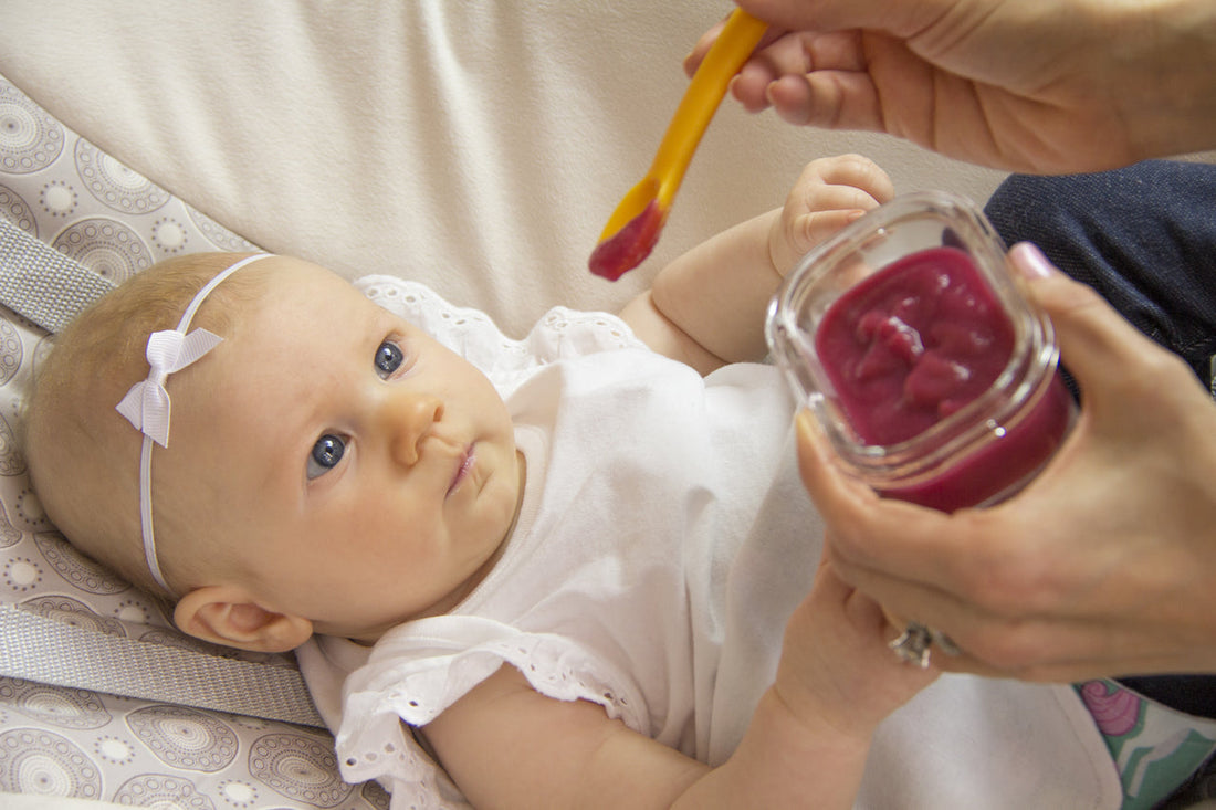 Cuchara de silicón Innobaby con estuche para bebé