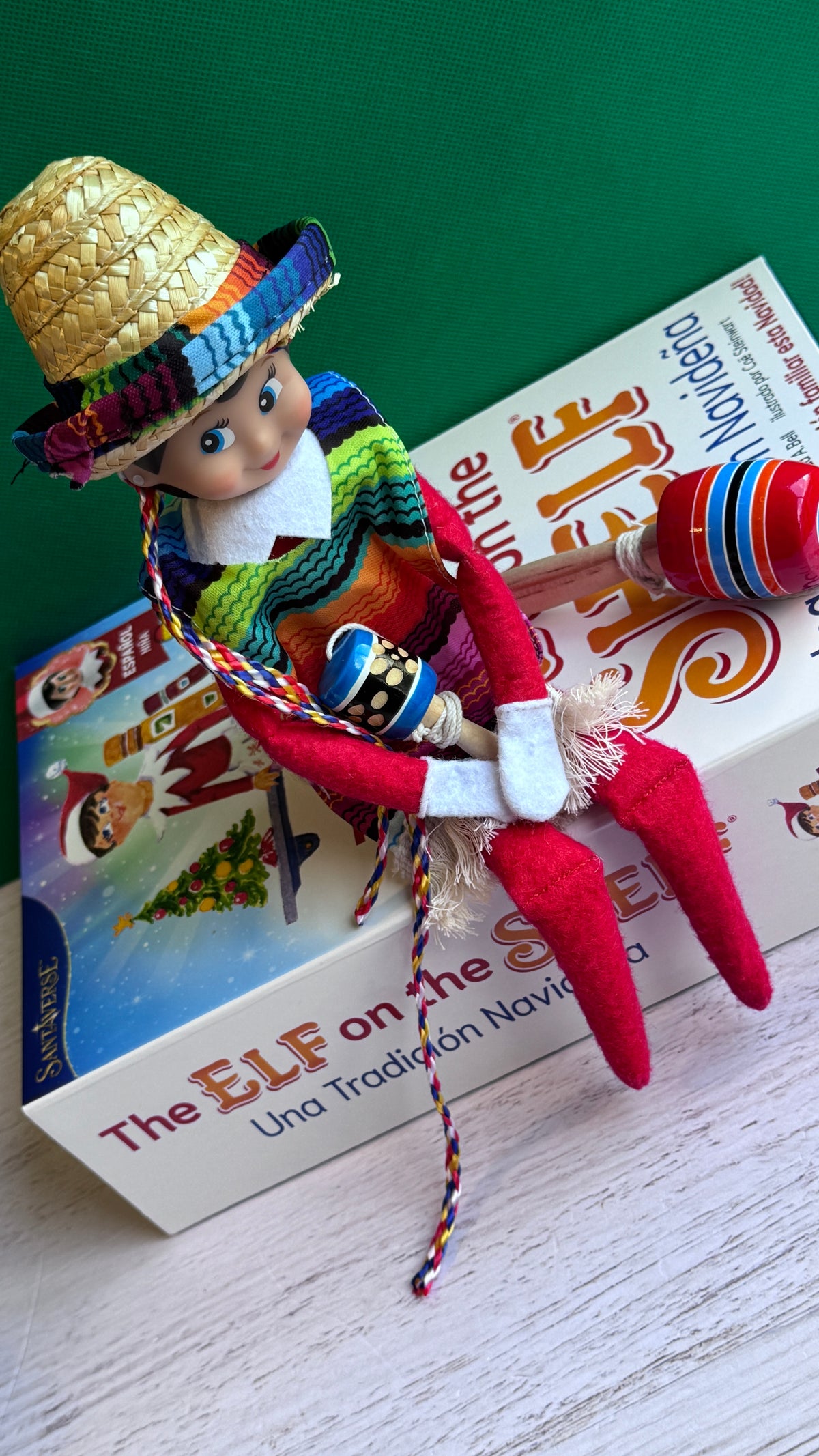 2026 NUEVO The Elf Hut Paquete 24 travesuras + 1 gorrito