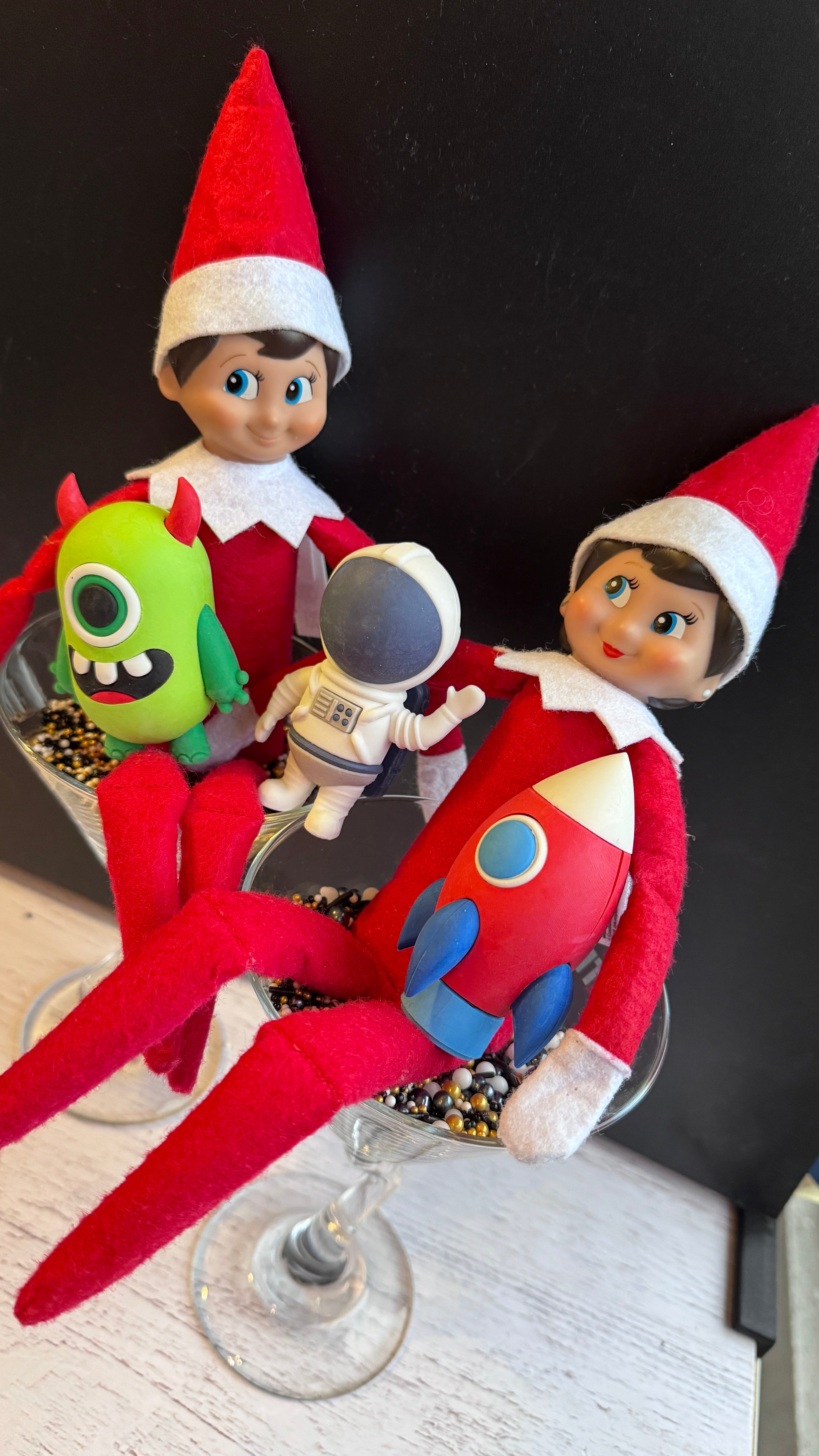 UNA TRAVESURA PARA DOS The Elf Hut Paquete Trouble Bundle 24 + 1 BONUS NUEVO