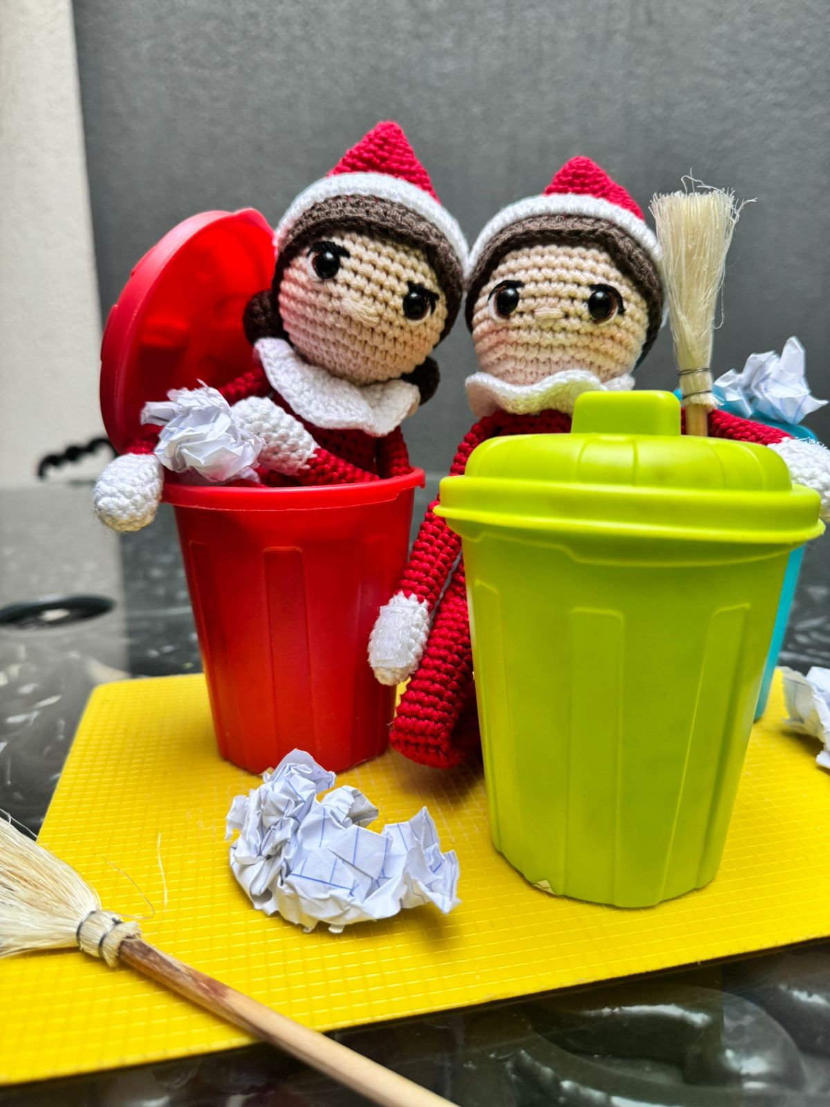 UNA TRAVESURA PARA DOS The Elf Hut Paquete Trouble Bundle 24 + 1 BONUS NUEVO