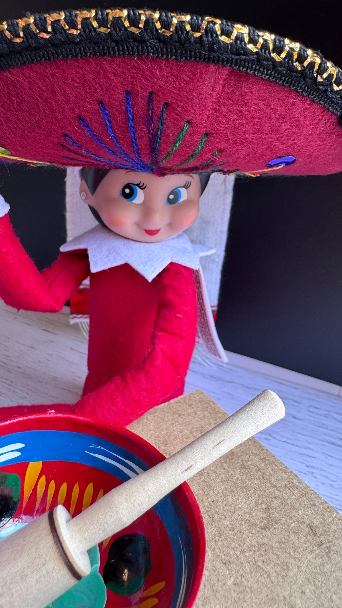 2026 NUEVO The Elf Hut Paquete 24 travesuras + 1 gorrito