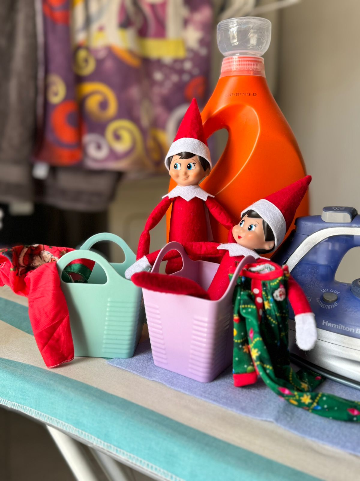 UNA TRAVESURA PARA DOS The Elf Hut Paquete Trouble Bundle 24 + 1 BONUS NUEVO