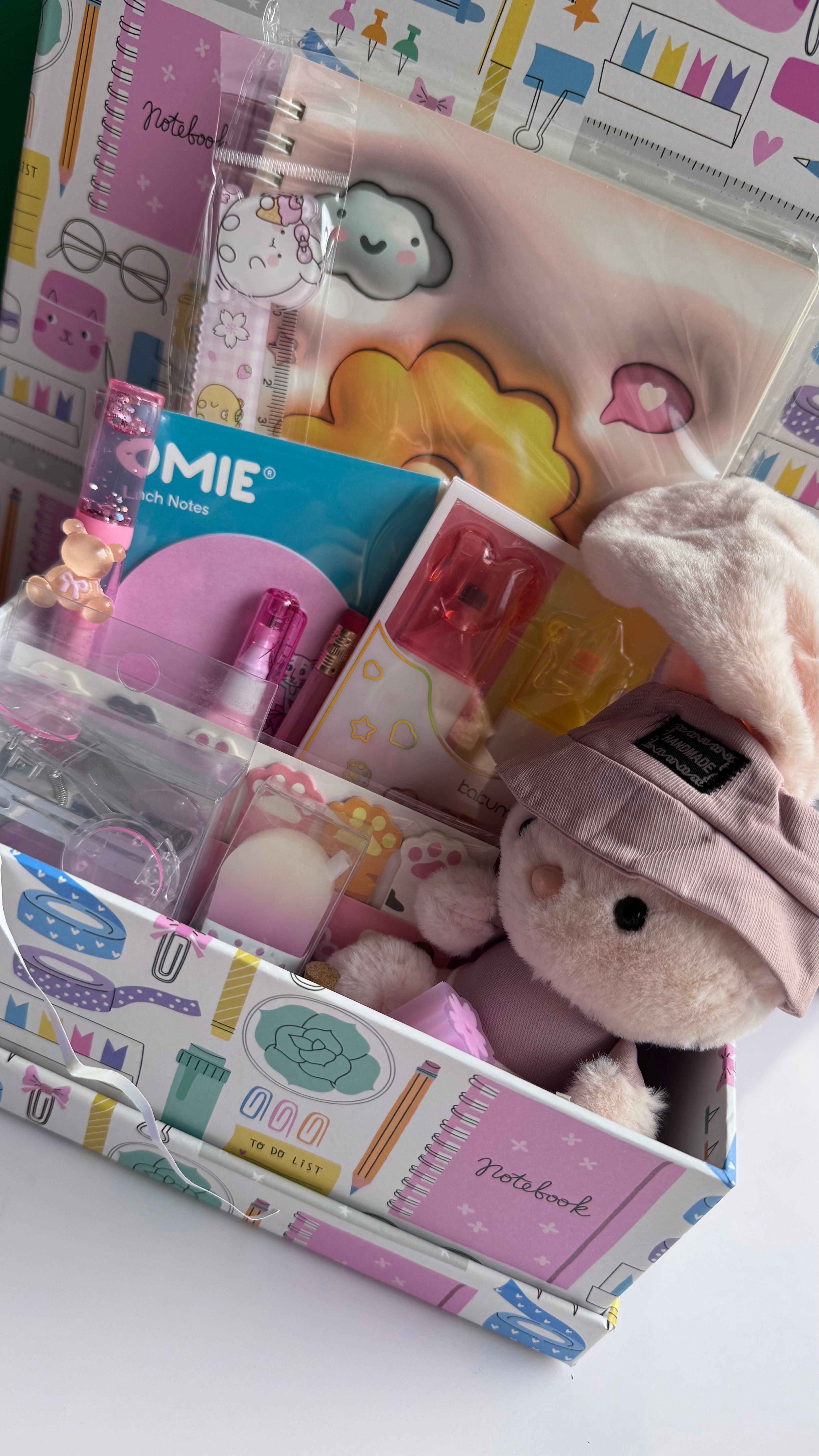PRETTY NOTES ONE (1) SCOOP + LLAVERO PLUSHIE