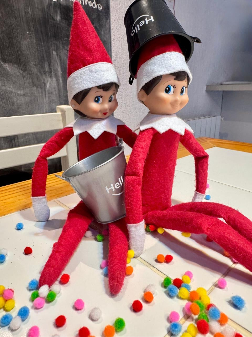 1112 The Elf Hut Paquete Trouble Bundle 10 TRAVESURAS + 1